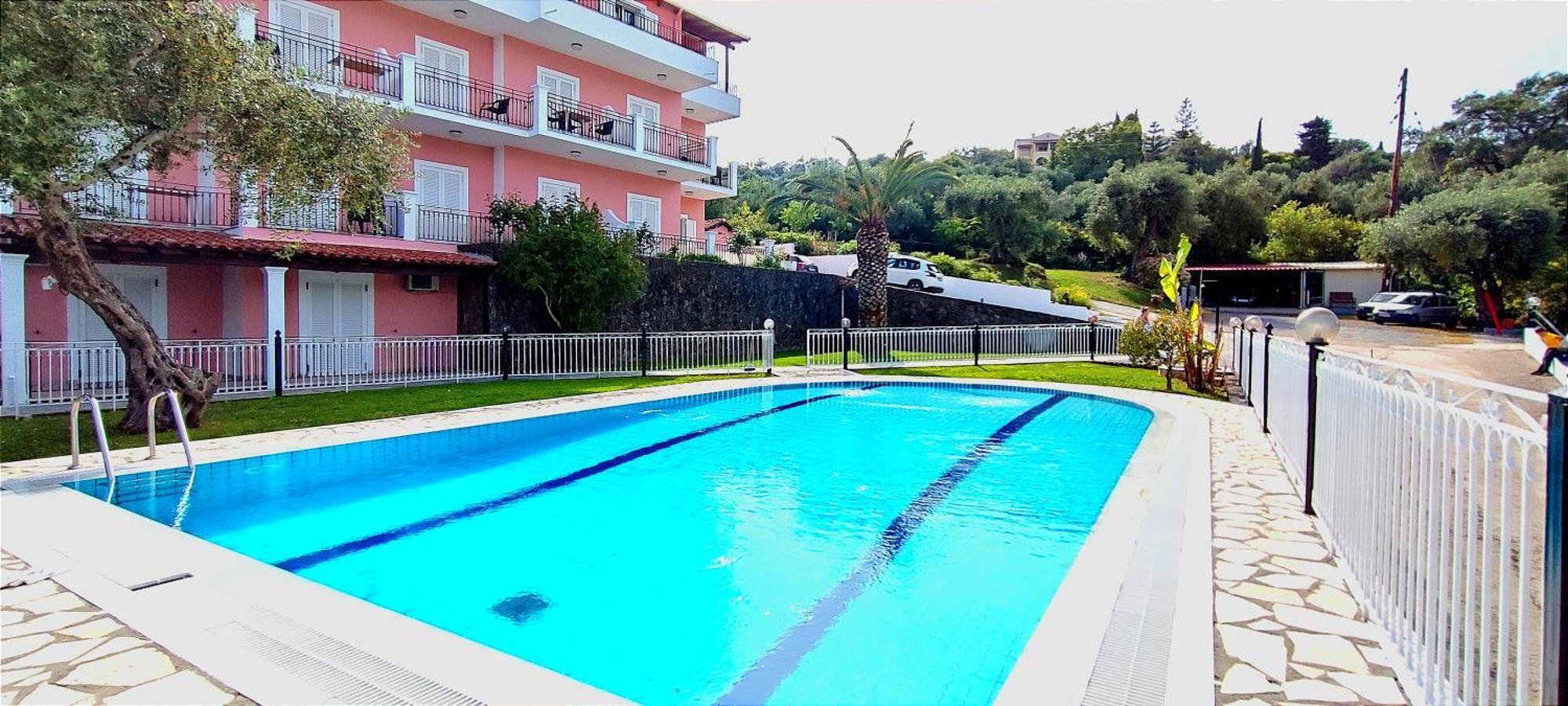 Thomas Apartments Дасия Екстериор снимка