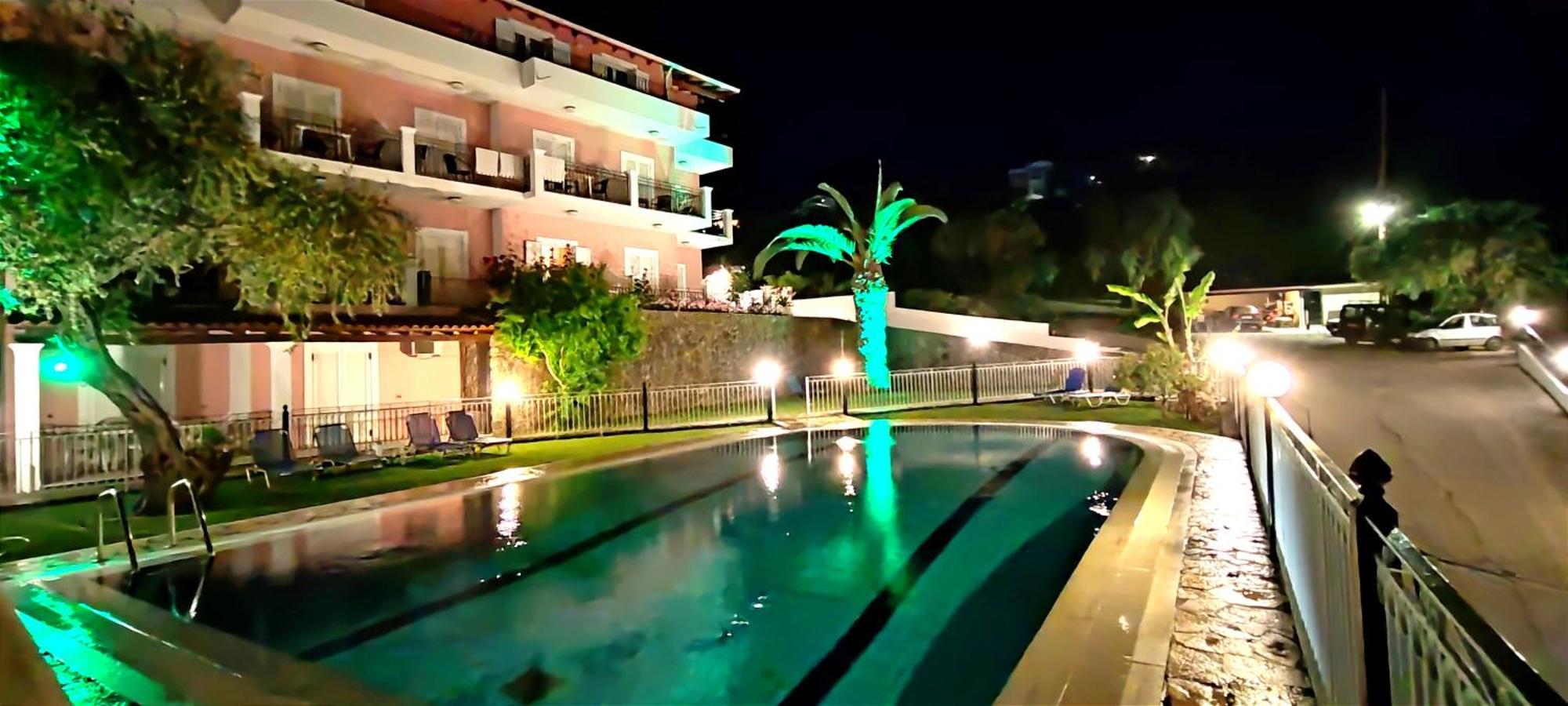 Thomas Apartments Дасия Екстериор снимка