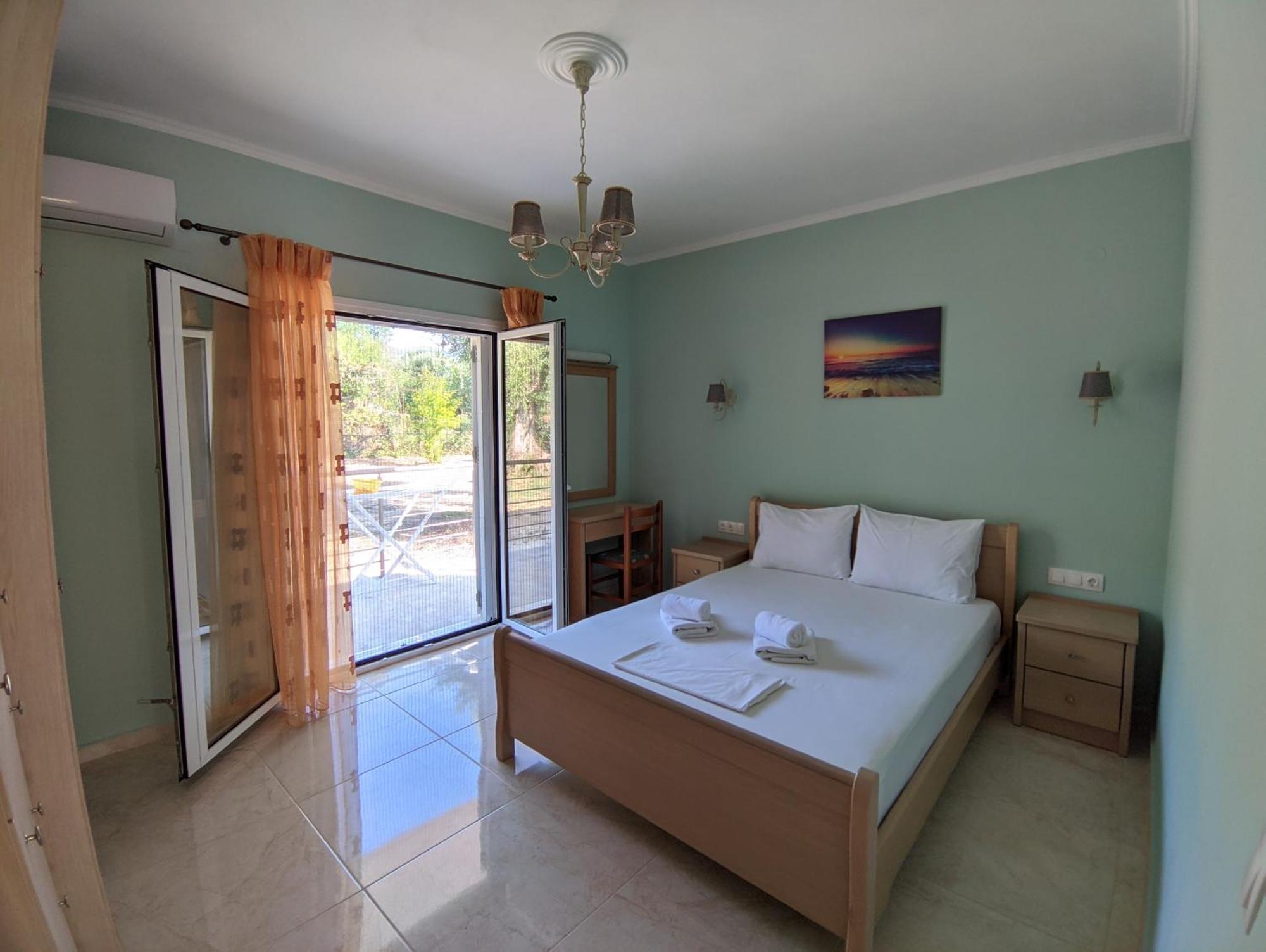 Thomas Apartments Дасия Екстериор снимка