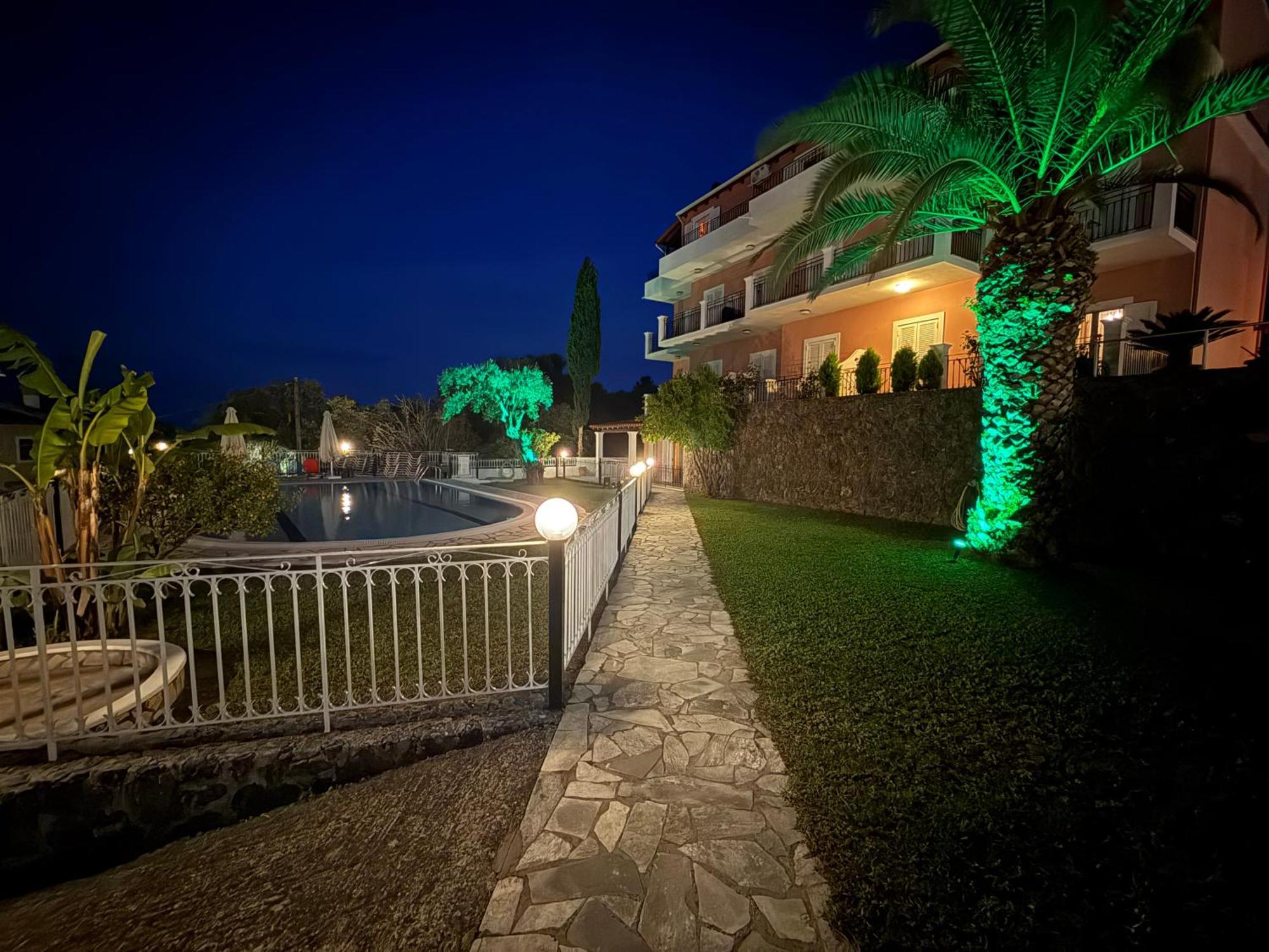Thomas Apartments Дасия Екстериор снимка